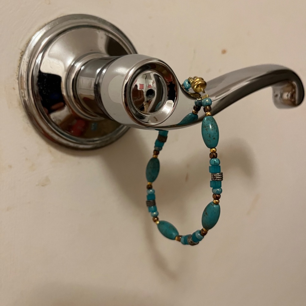 NWOT Turquoise style bracelet 6” - Picture 3 of 3